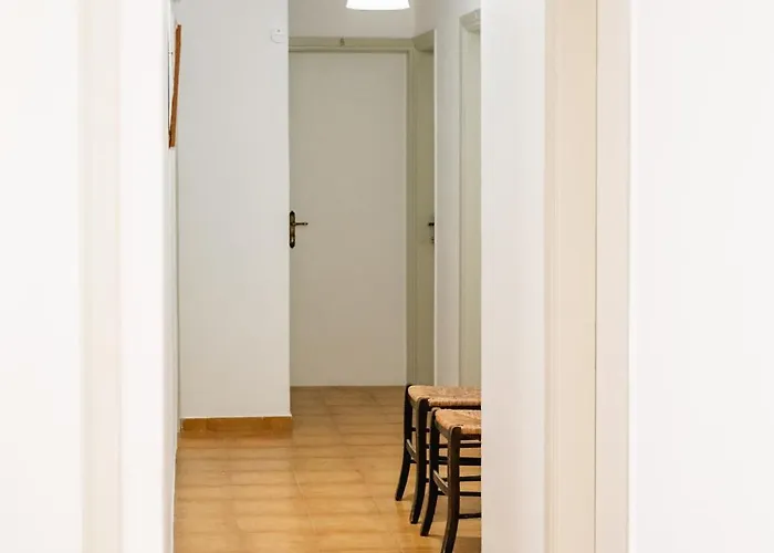 מלון Narkissos 2*