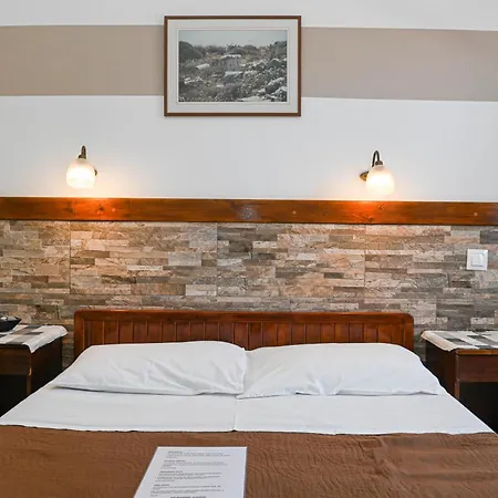 Narkissos Hotel 2*
