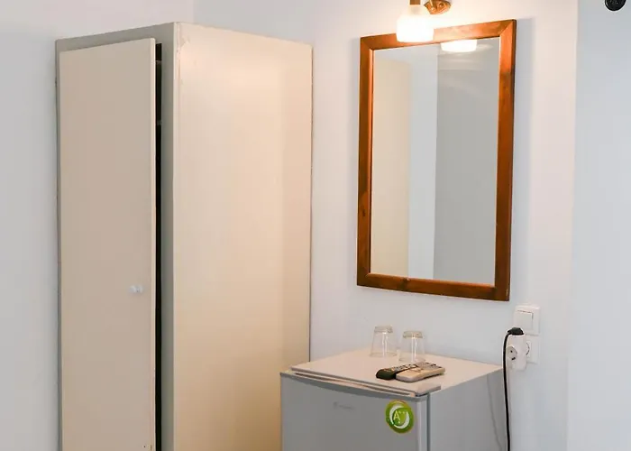 Narkissos Otel Kamári