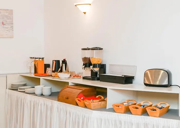 Narkissos ホテル 2*