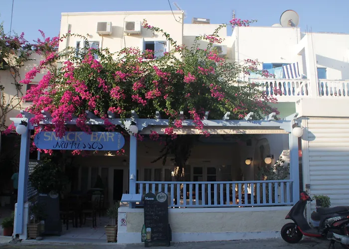 Narkissos Otel Kamári