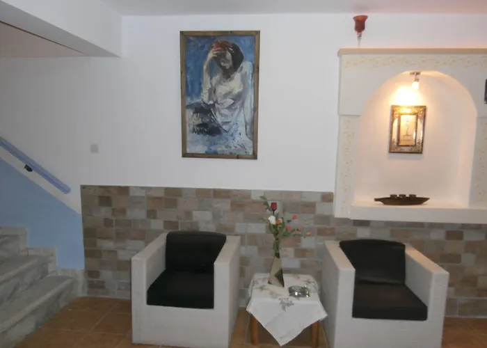 Narkissos Otel Kamári