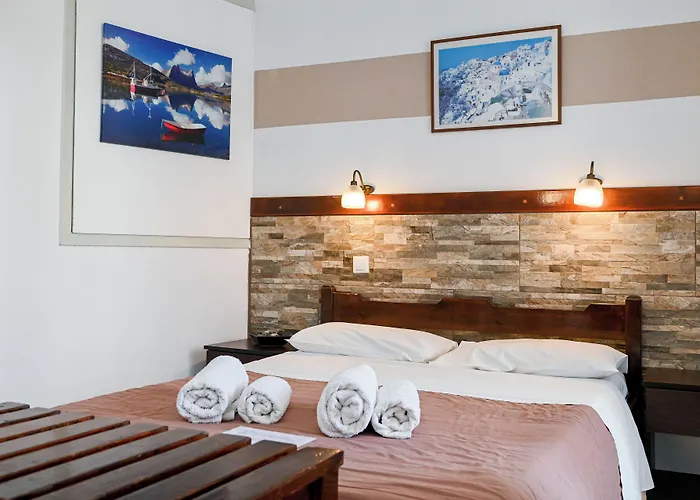 Otel Narkissos Kamári